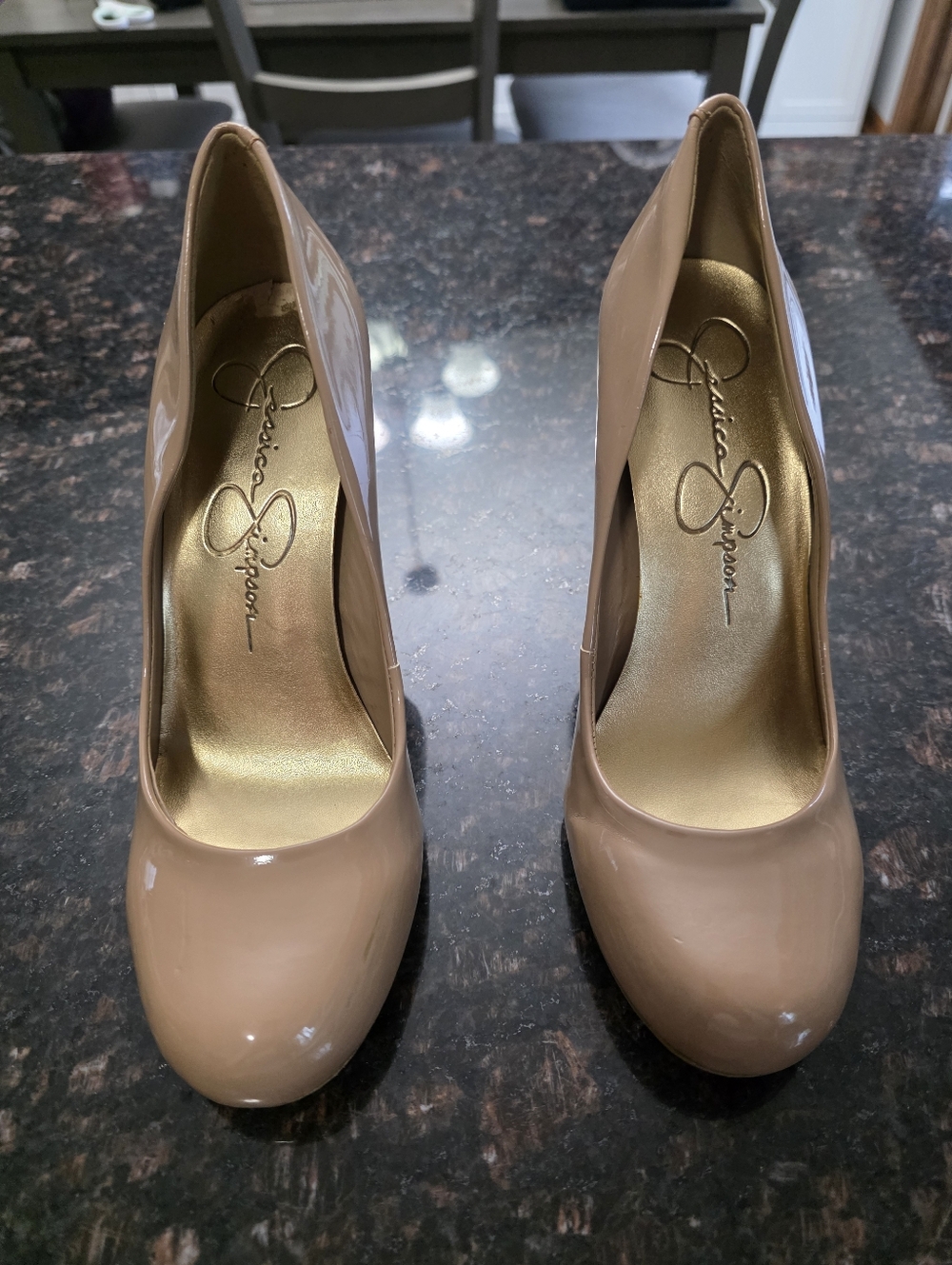 Jessica Simpson Nude Patent Round Toe Pumps - Classic Beige